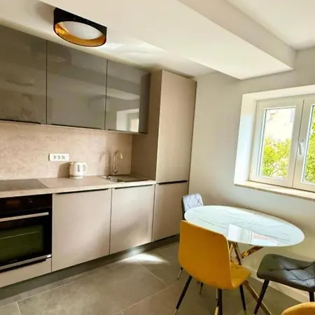 One-bedroom With Terrace * Sreser